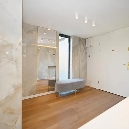Air Conditioned 3city In Center By Renters شقة *
